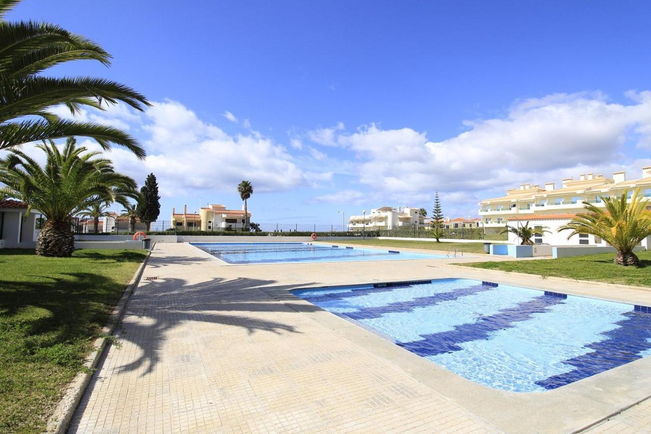 Armacao De Pera Brightness With Pool By Homing Leilighet Eksteriør bilde